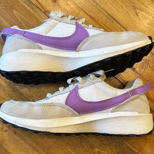 Nike Waffle Debut Sneaker Size 9 in Fuchsia